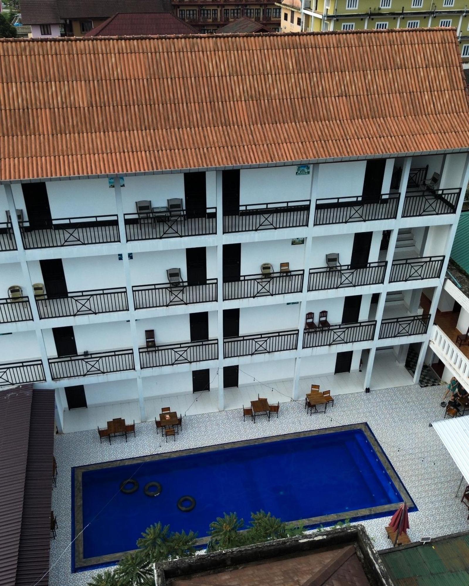 Vang Vieng Backpackers Hostel Buitenkant foto
