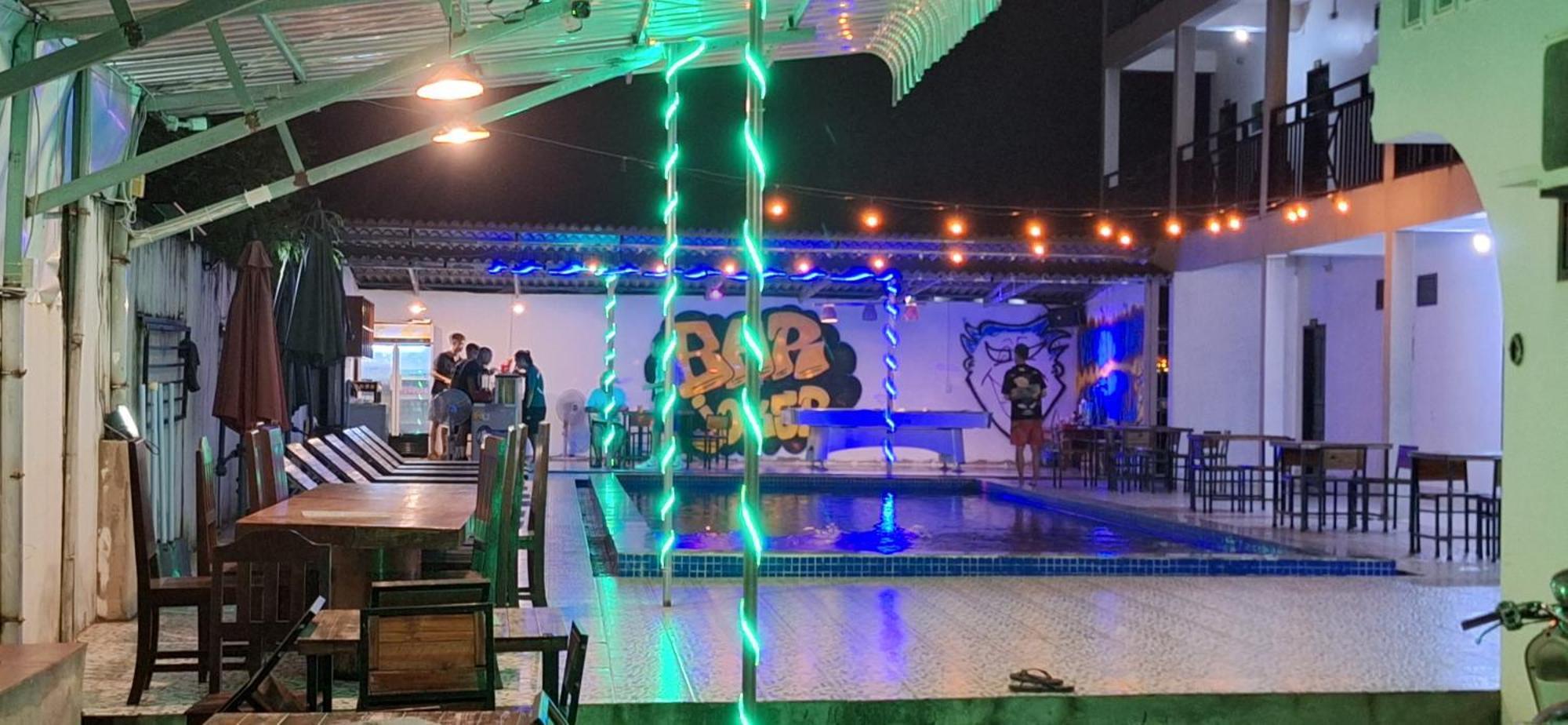 Vang Vieng Backpackers Hostel Buitenkant foto