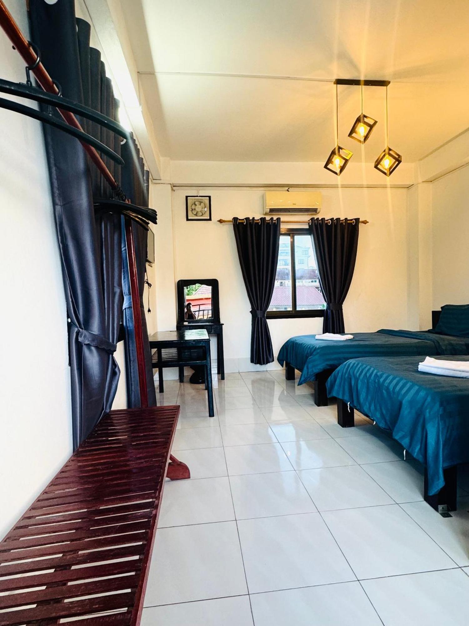 Vang Vieng Backpackers Hostel Buitenkant foto