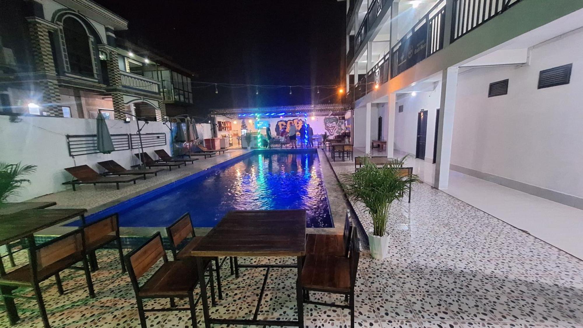 Vang Vieng Backpackers Hostel Buitenkant foto