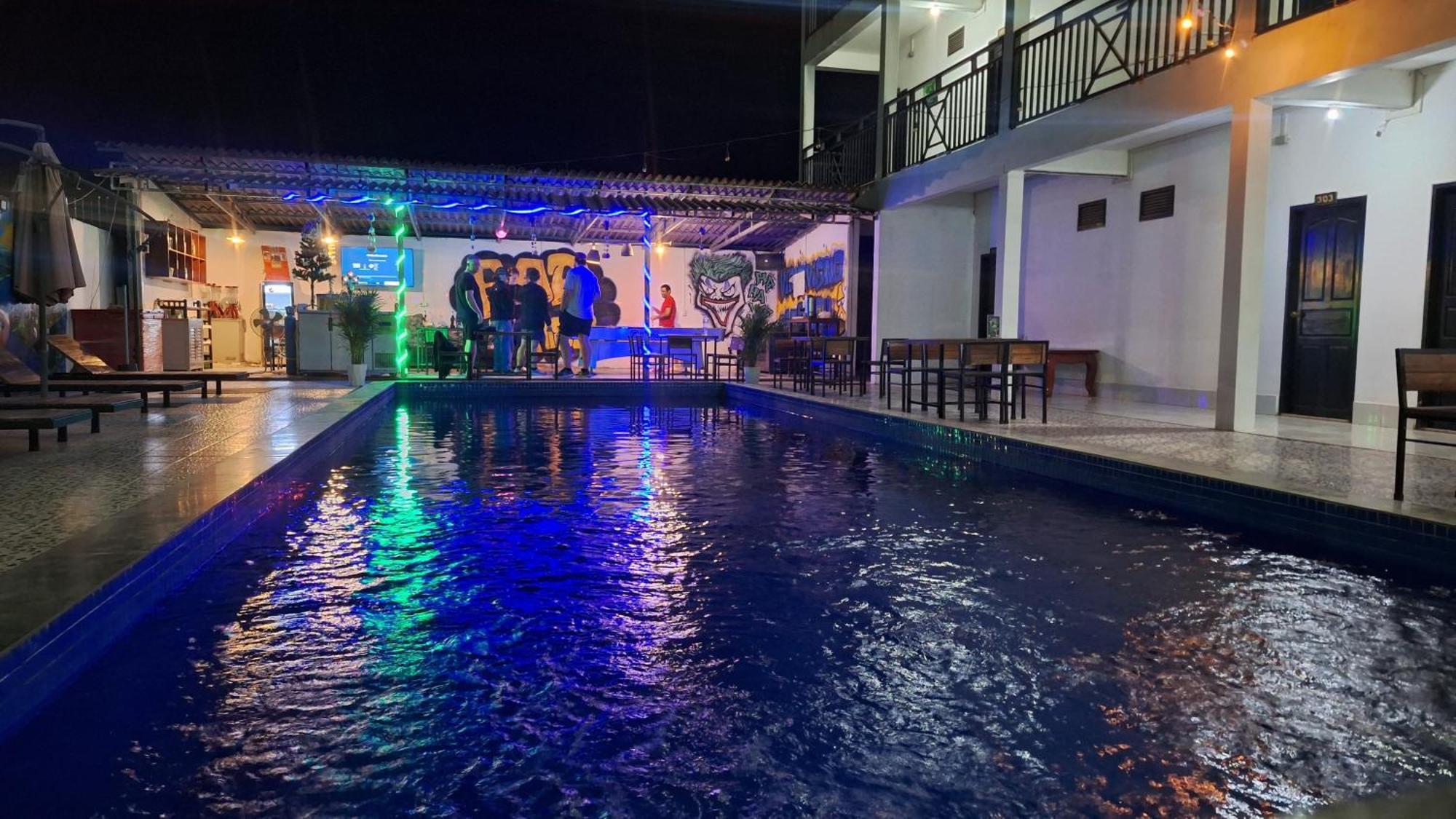 Vang Vieng Backpackers Hostel Buitenkant foto