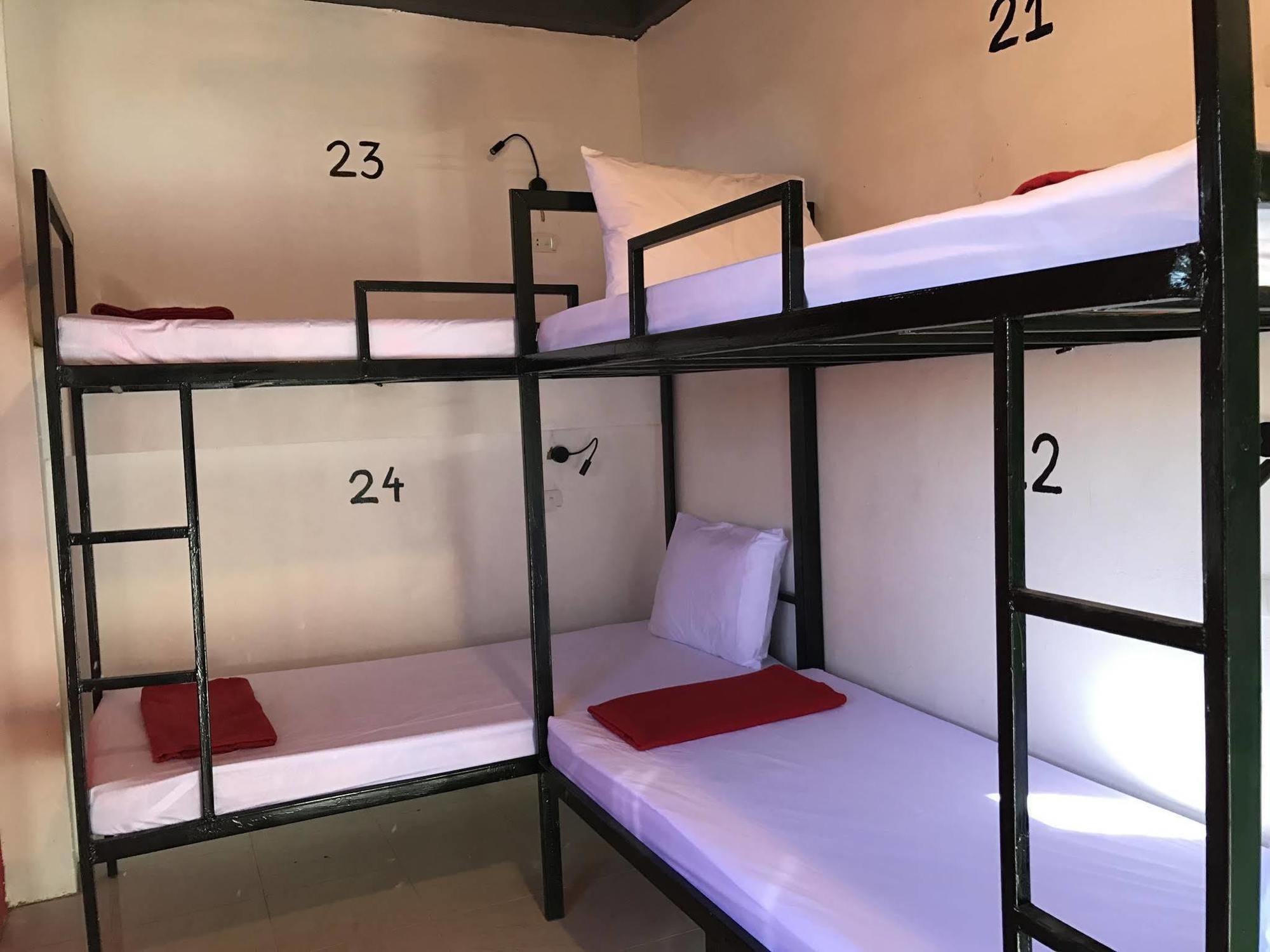 Vang Vieng Backpackers Hostel Buitenkant foto