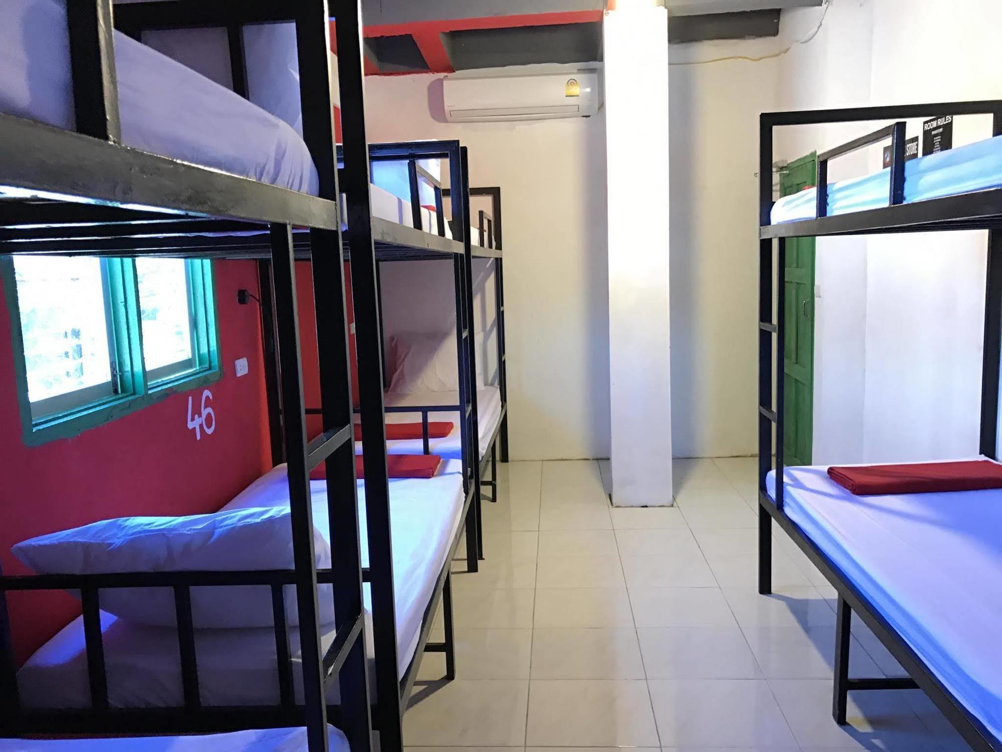 Vang Vieng Backpackers Hostel Buitenkant foto