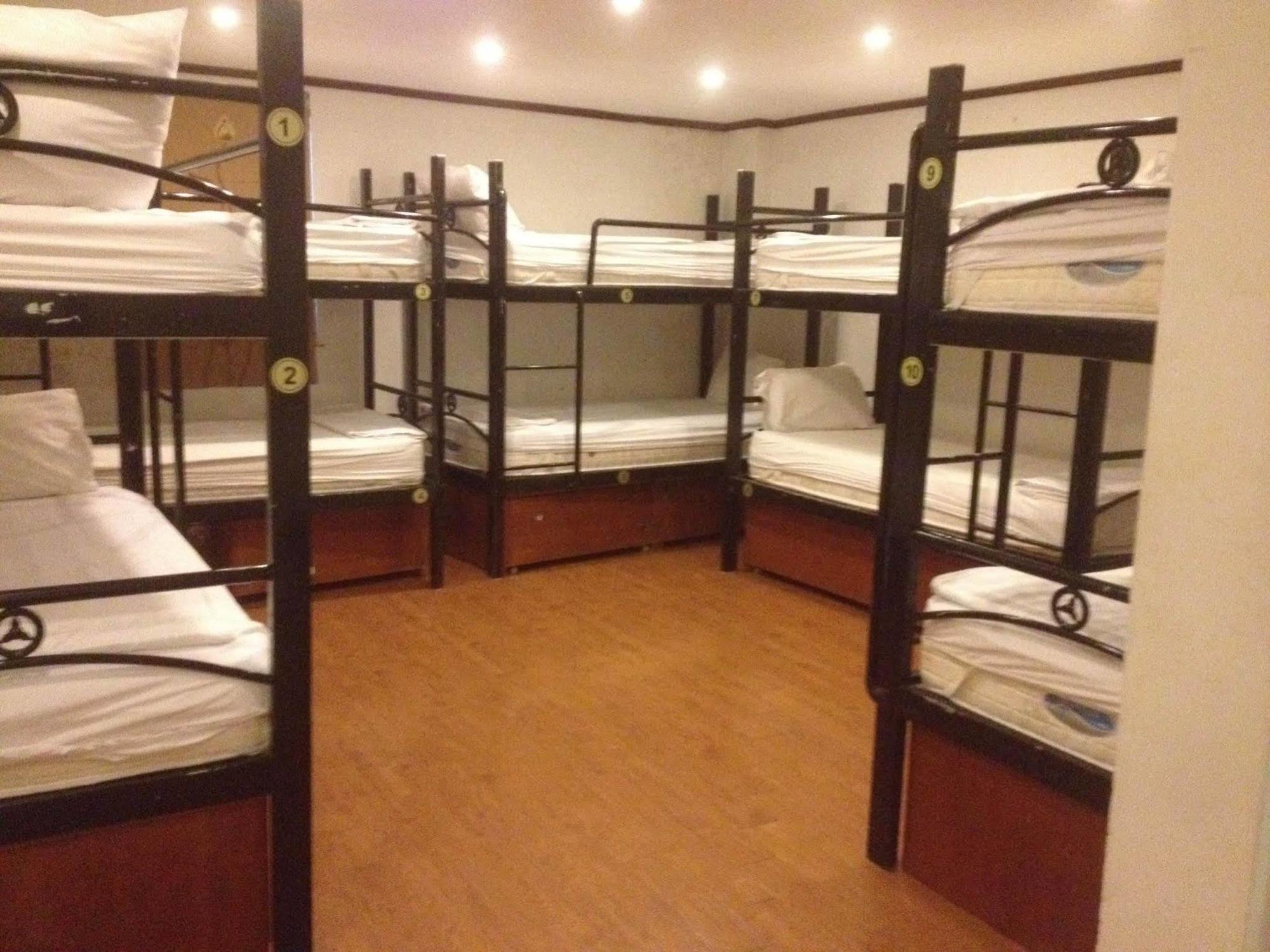 Vang Vieng Backpackers Hostel Buitenkant foto